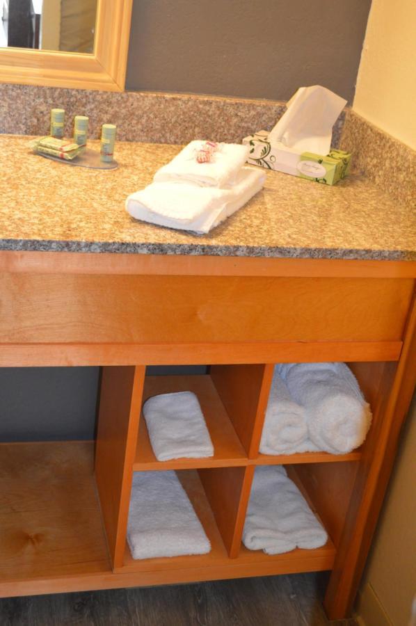 Lake View Inn Granbury Bagian luar foto