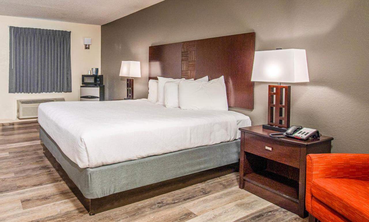 Lake View Inn Granbury Bagian luar foto