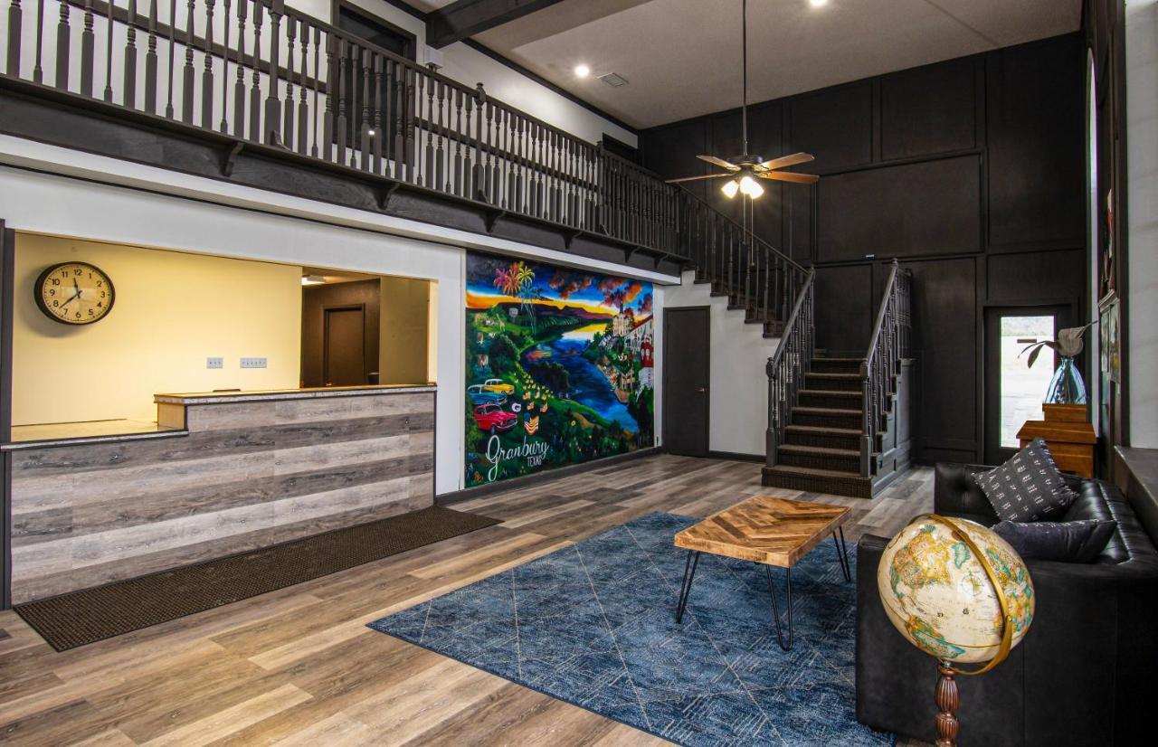 Lake View Inn Granbury Bagian luar foto
