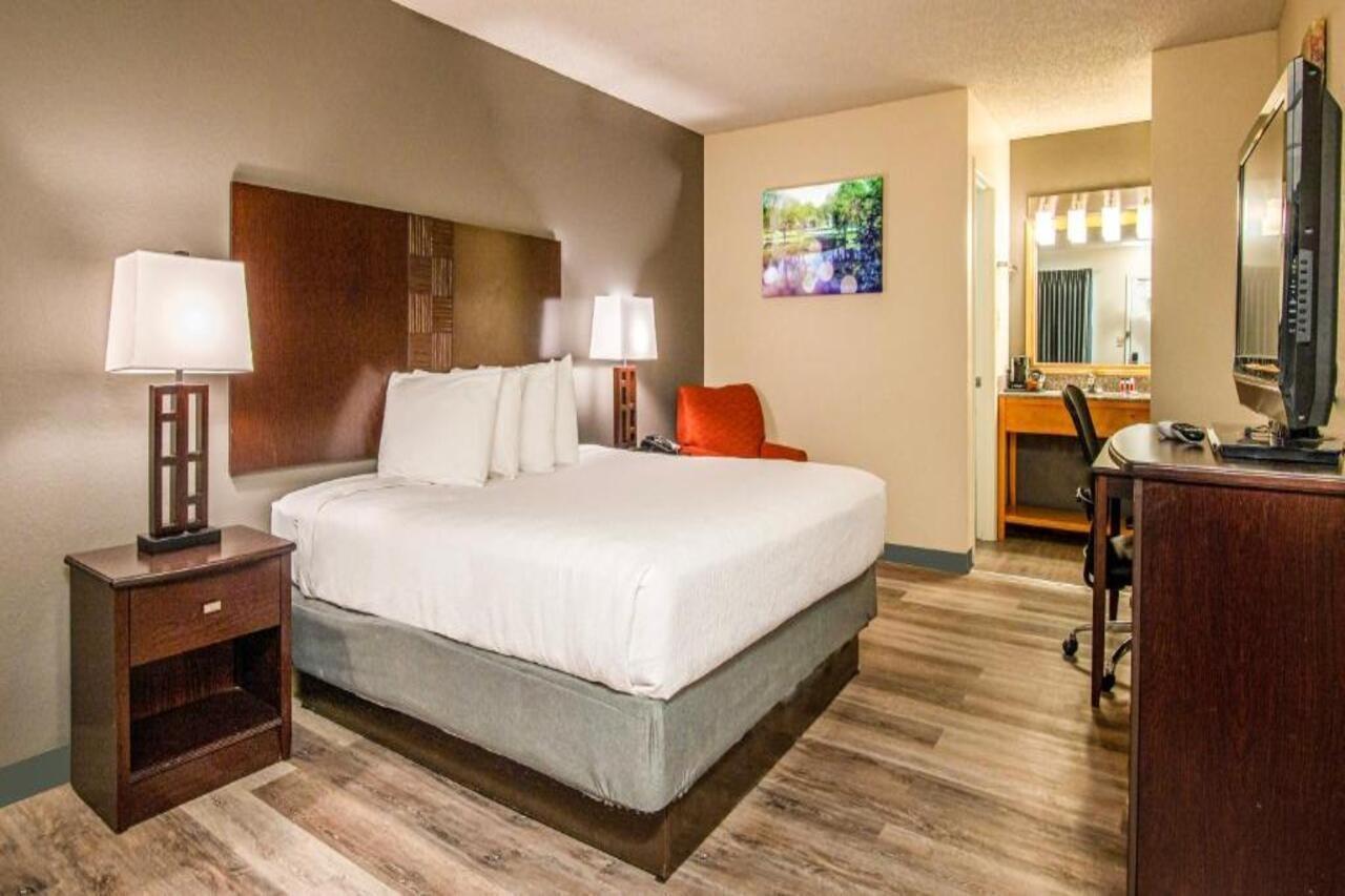 Lake View Inn Granbury Bagian luar foto