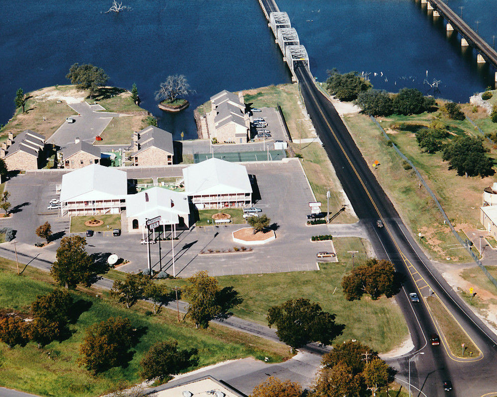 Lake View Inn Granbury Bagian luar foto
