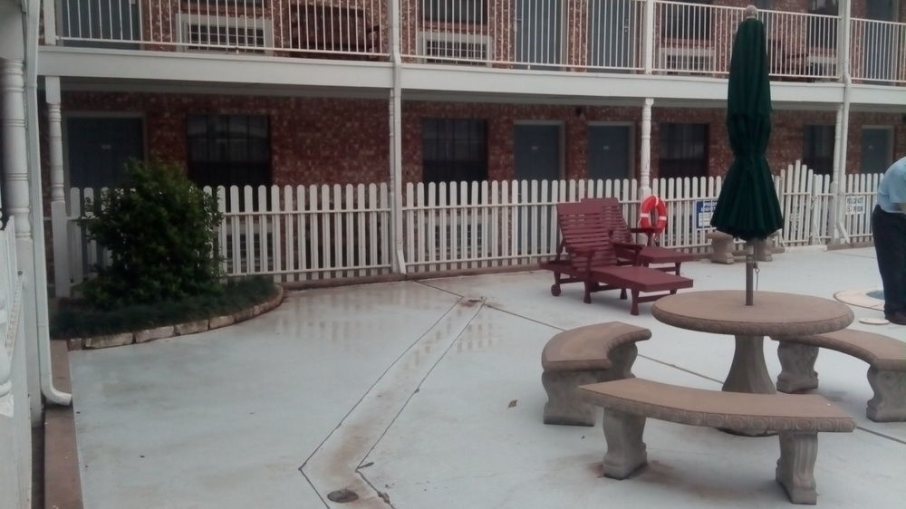 Lake View Inn Granbury Bagian luar foto