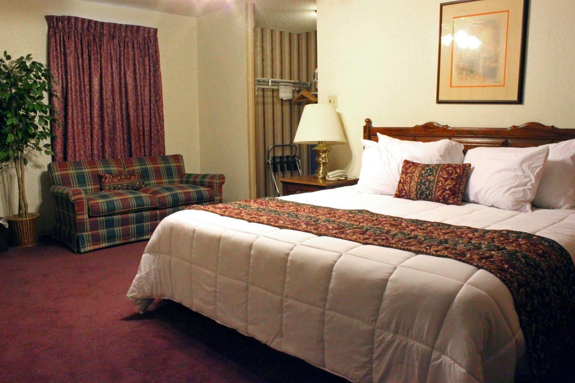 Lake View Inn Granbury Bagian luar foto