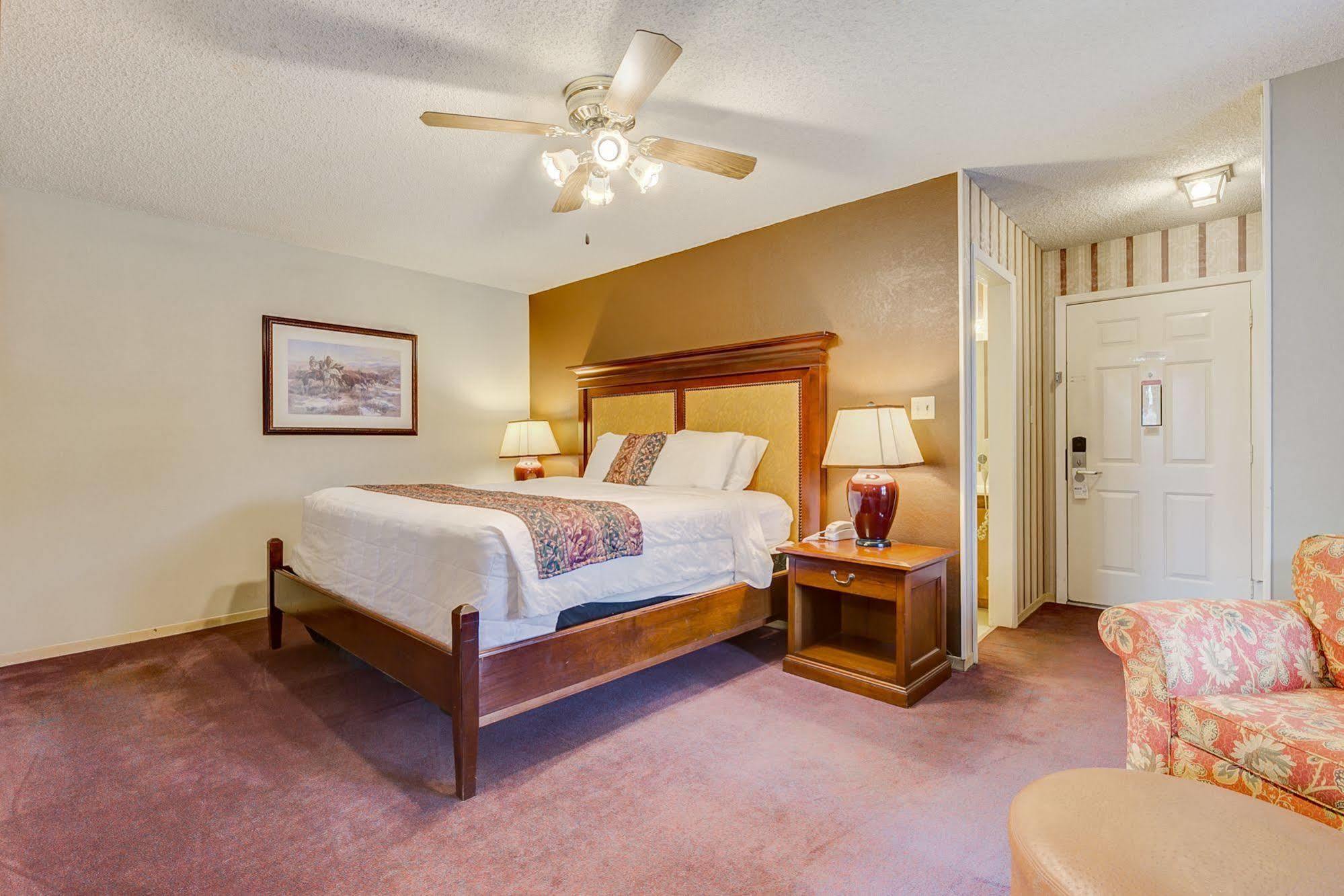 Lake View Inn Granbury Bagian luar foto